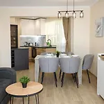 Stylish - The Heart Of By Flat Manаger Апартамент