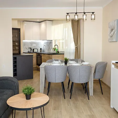 Stylish - The Heart Of By Flat Manаger Appartement