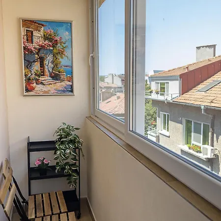 Stylish - The Heart Of By Flat Manаger * 瓦爾納